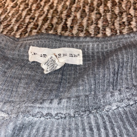 Gray crop sweater - Picture 2 of 2